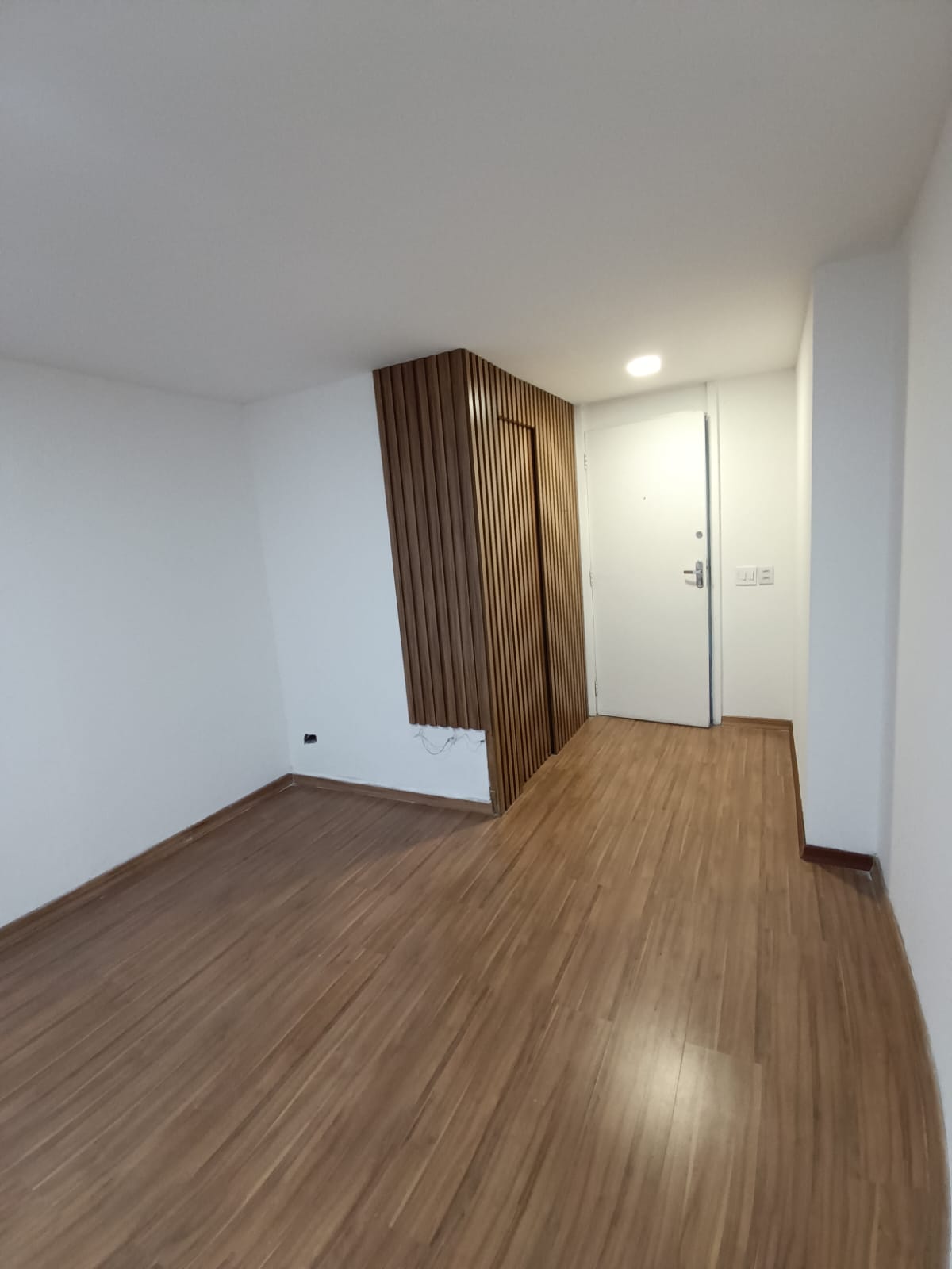 Sala Comercial e 1 banheiro para Alugar, 25 m² por R$ 1.400/Mês