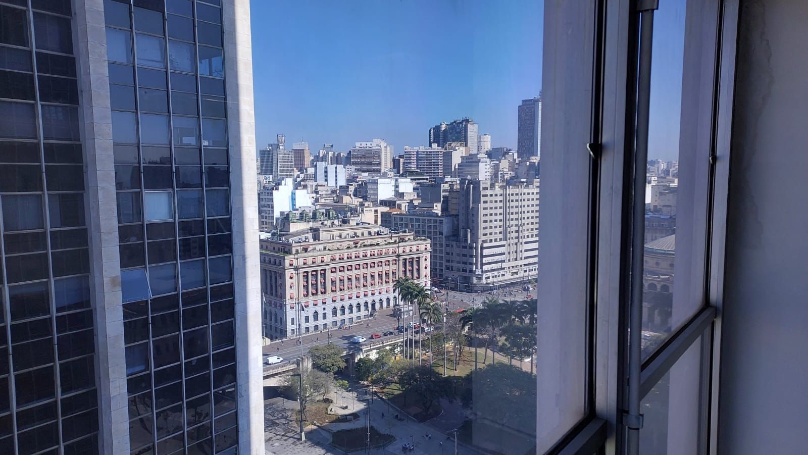 Sala Comercial e 2 banheiros para Alugar, 145 m² por R$ 6.700/Mês
